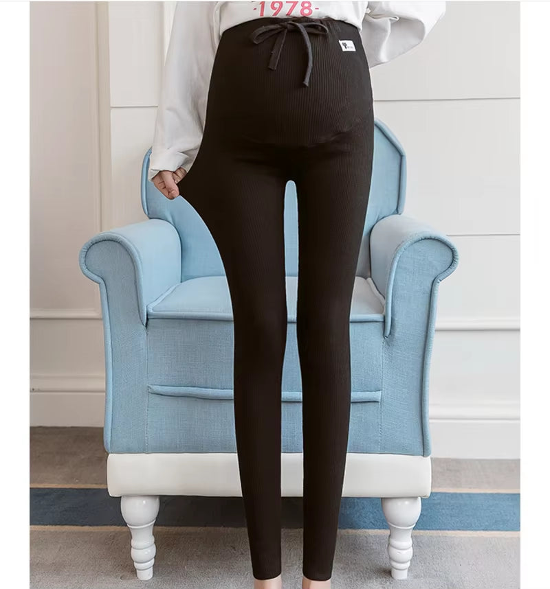 Stylish High-Waist Striped Leggings for Moms-to-Be - Comfortable Maternity Fitness Pants