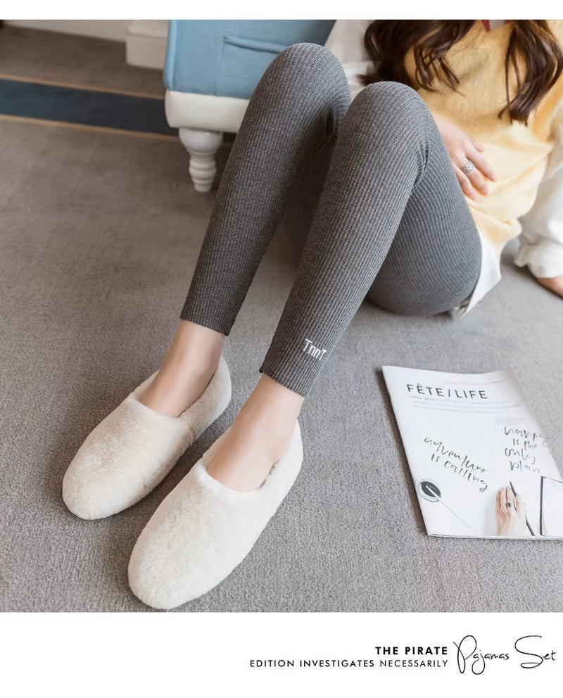 Stylish High-Waist Striped Leggings for Moms-to-Be - Comfortable Maternity Fitness Pants