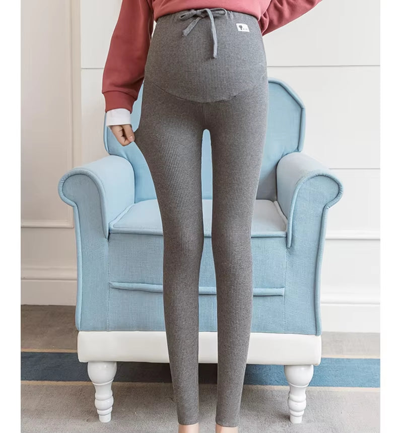 Stylish High-Waist Striped Leggings for Moms-to-Be - Comfortable Maternity Fitness Pants