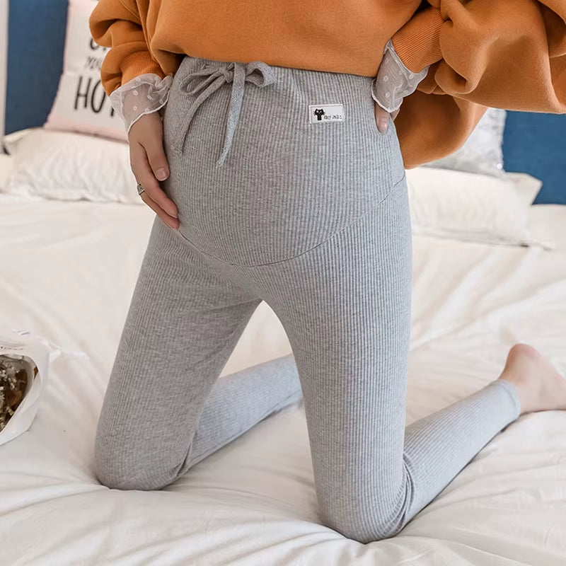 Stylish High-Waist Striped Leggings for Moms-to-Be - Comfortable Maternity Fitness Pants