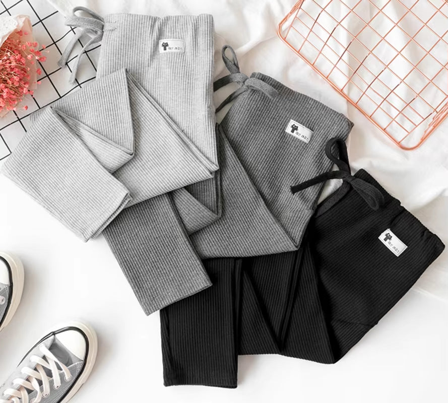 Stylish High-Waist Striped Leggings for Moms-to-Be - Comfortable Maternity Fitness Pants